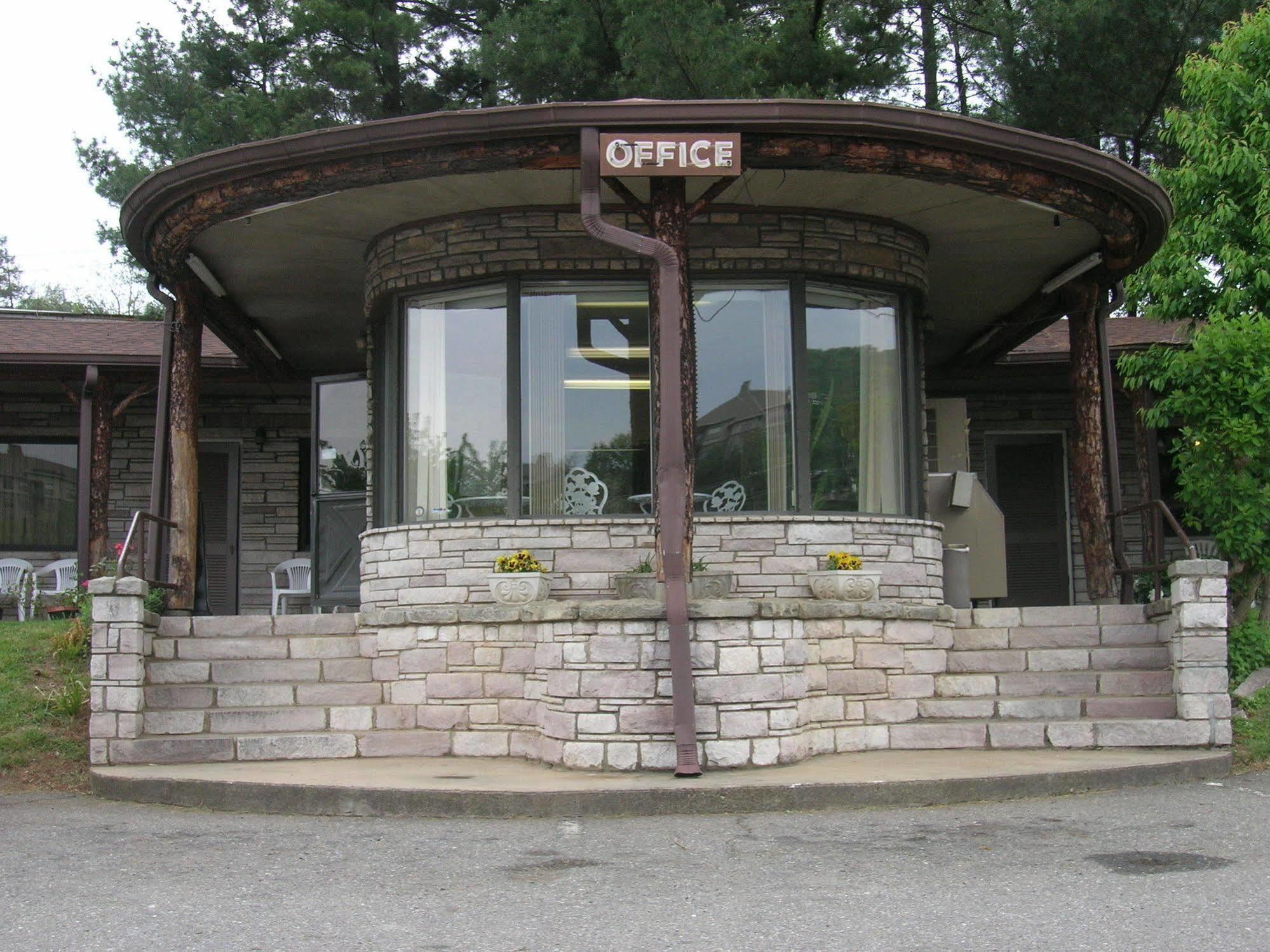 The Mountaineer Inn - Эшвилл Экстерьер фото